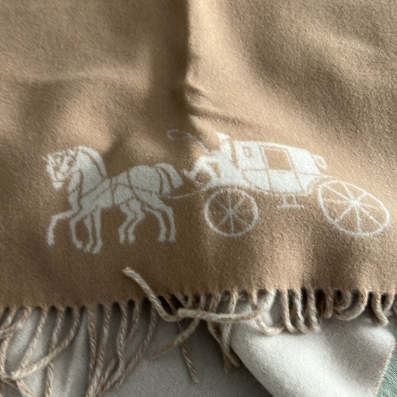 Coach Wrap - Picture 3 of 5